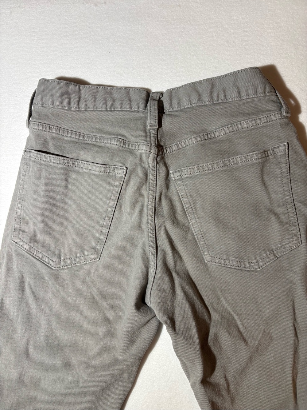 Old Navy Men's Slim Jeans in Light Grey - Picture 5 of 5
